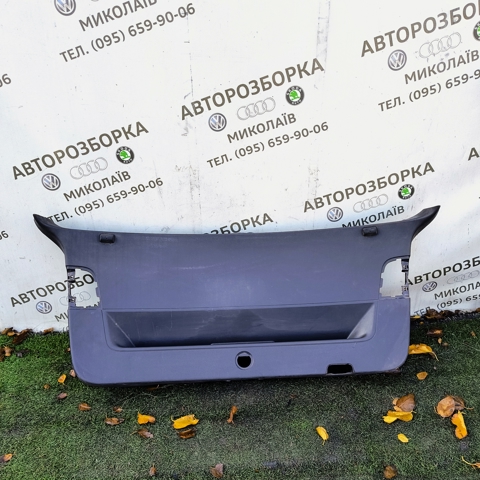 Обивка двери задка кузова 5M0867601 VAG