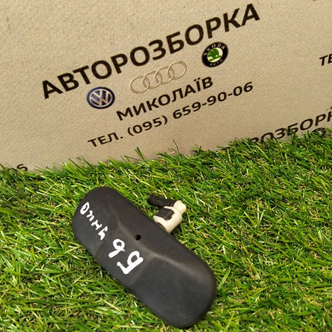 Форсунка омывателя лобового стекла 5M0955985 VAG