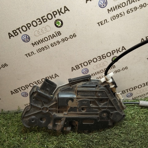Замок двери водителя 5N1837015E VAG