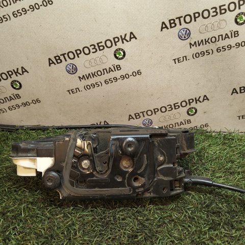 VAG 5N1837015E Замок водительской двери в наличии Днепр