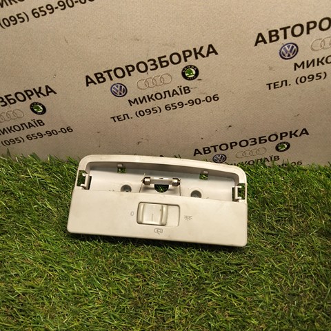 Плафон освещения кабины 6L0947105A VAG