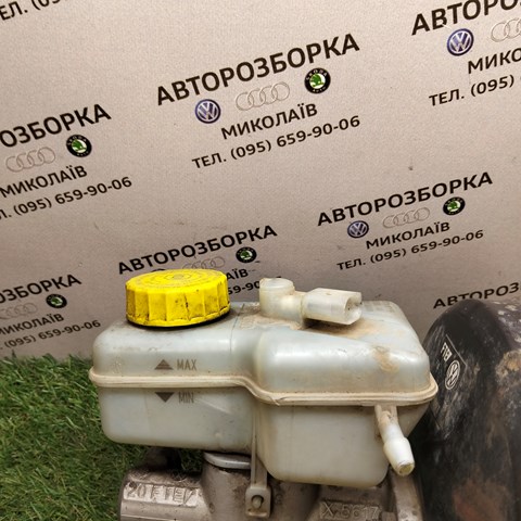 Бачок тормозной жидкости Шкода Фабия 1