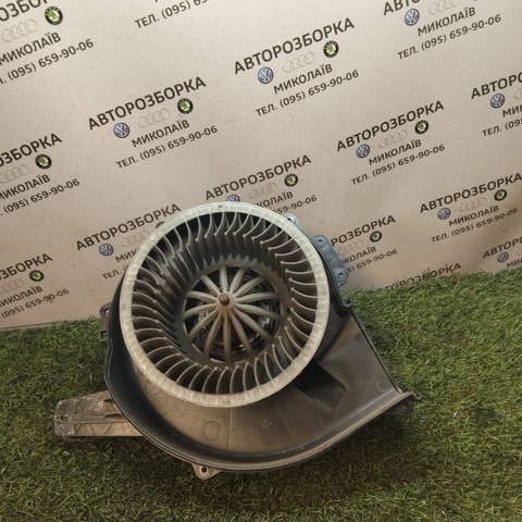 VAG 6Q1819015J Мотор вентилятора печки (отопителя салона) в наличии Киев
