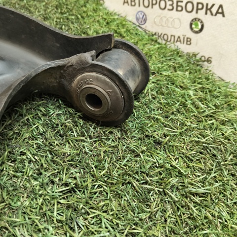 6R0407152E Рычаг передней подвески нижний правый купить Киев