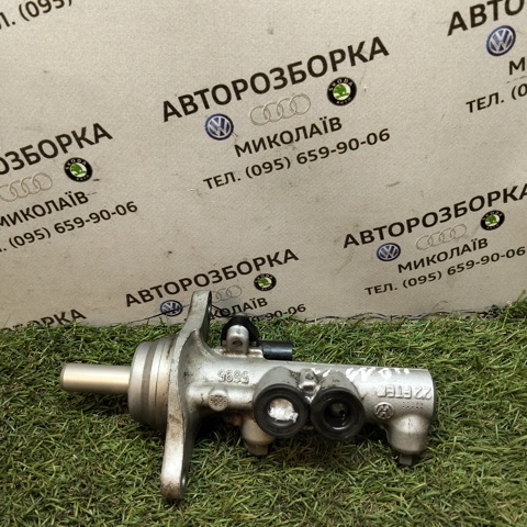 Цилиндр тормозной, главный Seat Ibiza 4
