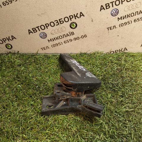 6R1823633 VAG Кронштейн ручки открывания капота купить в Днепр