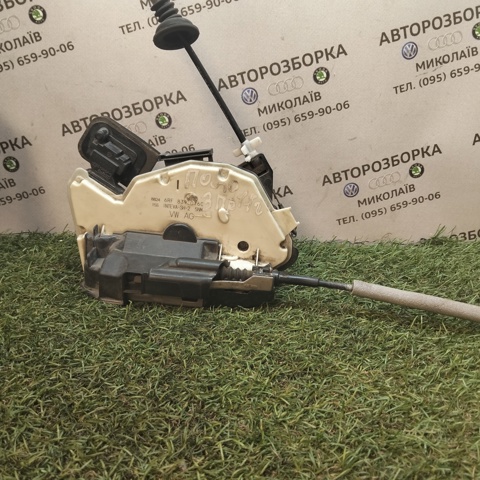 Замок двери задней правой 6RF839016 VAG