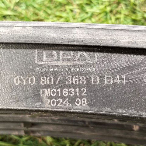 6Y0807368B VAG Заглушка (решетка) противотуманных фар бампера переднего правая купить в Сумы
