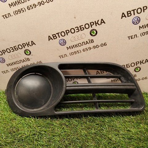 Заглушка ПТФ бампера переднего правая 6Y0807368B VAG