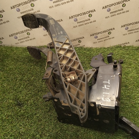 701721315B VAG Педаль сцепления купить в Одесса