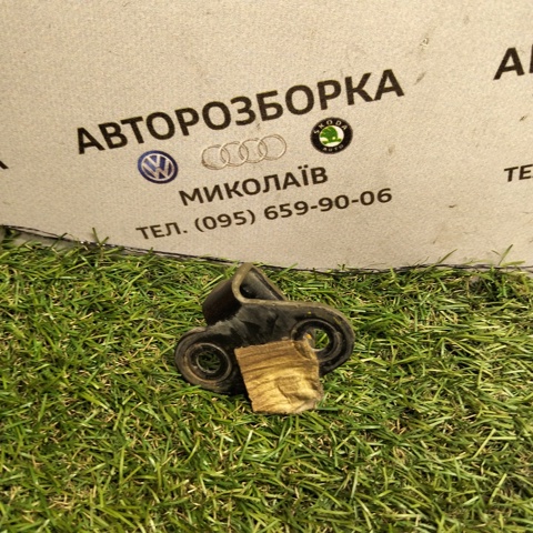 701837767 Ограничитель сдвижной двери, на кузове центральный купить Черновцы