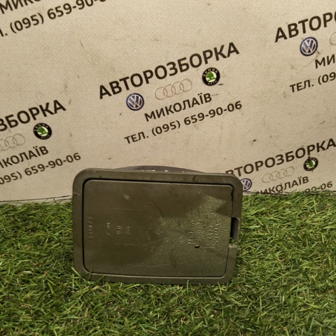 Отражатель заднего бампера 701941779 VAG