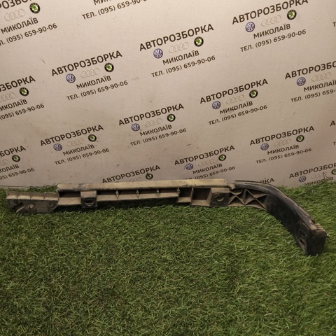 7D0807394 Направляющая заднего бампера правая купить Кривой Рог