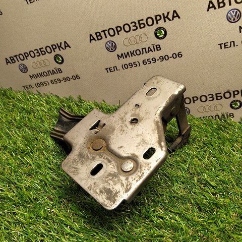Запор капота (замок и привод замка капота) 7E0823480 VAG