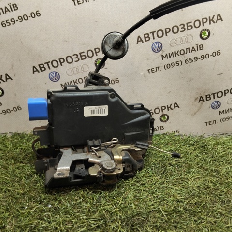 Замок задней левой двери 7L0839015 VAG