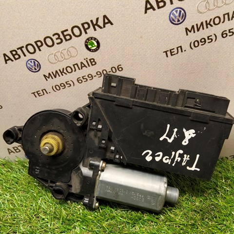 Моторчик стеклоподъемника двери задней, правой 7L0959794 VAG