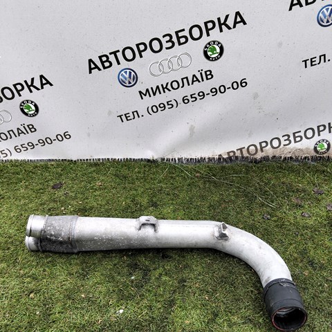 VAG 7L6145945C Шланг (патрубок) интеркуллера в наличии Черновцы