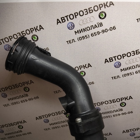 VAG 7L6145955C Патрубок интеркулера в наличии Одесса
