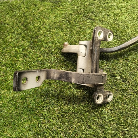 7L6827302B VAG Петля крышки багажника купить в Павлоград