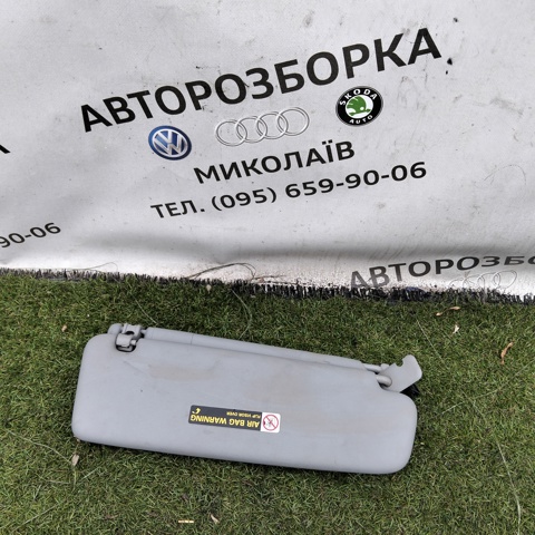 Козырек противосолнечный 7L6857551 VAG