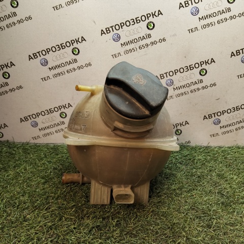 VAG 7M0121407C Бачок системы охлаждения в наличии Ровно