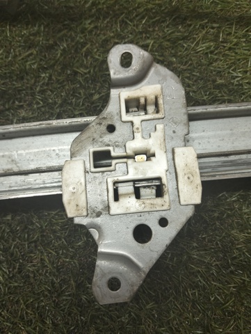 NISSAN 8073089913 Мотор стеклоподъемника двери передней правой в наличии Полтава