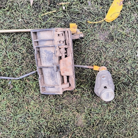 81220M2000 Ручка крышки багажника (двери 3/5-й задней) наружная купить Тернополь
