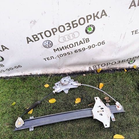 82404H1000 HYUNDAI Стеклоподъемник передней правой двери купить в Украина