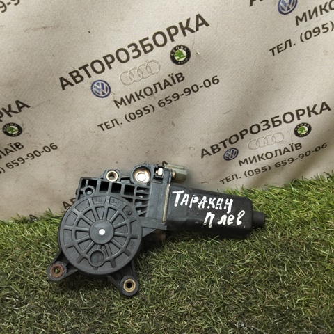 Мотор стеклоподъемника двери передней, правой 82460H1000 HYUNDAI