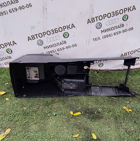HYUNDAI 84610H1600 Консоль панели управления центральная в наличии Павлоград