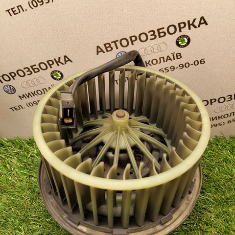 VAG 893819021 Мотор вентилятора печки (отопителя салона) в наличии Житомир