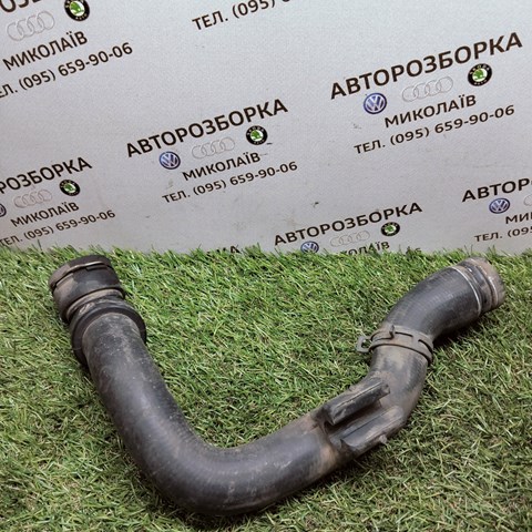 Шланг радиатора охлаждения 8D0121101AD VAG