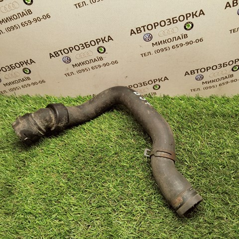 8D0121101AD Патрубок радиатора купить Украина