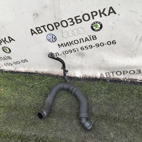 8D0121101AH VAG Шланг (патрубок) радиатора охлаждения верхний купить в Киев