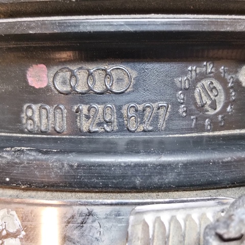 VAG 8D0129627 Патрубок воздушный, выход воздушного фильтра в наличии Одесса
