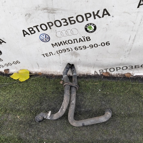 VAG 8D0819371H Патрубок радиатора печки в наличии Львов