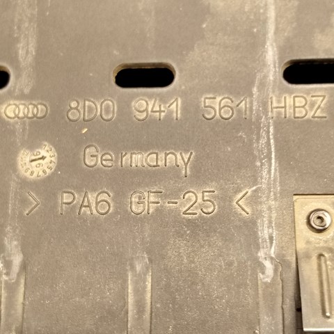 8D0941561 VAG купить в Чернигов