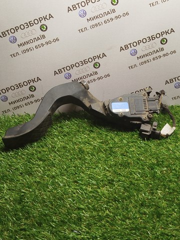 Педаль акселератора 8D1723523G VAG