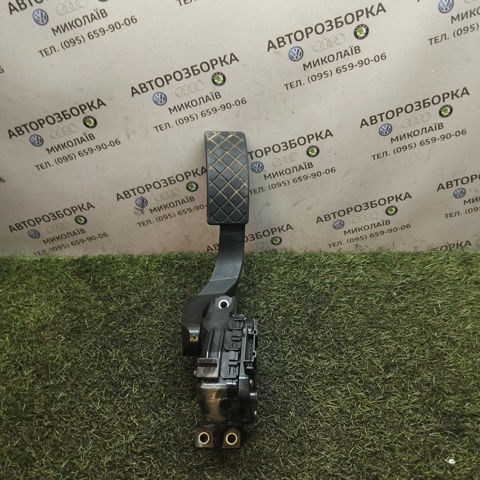 Педали газа 8D1723523P VAG