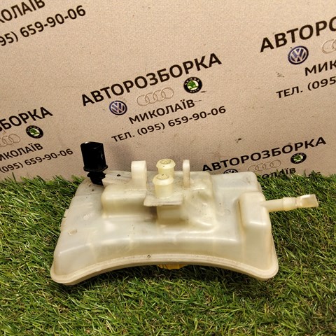 Бачек ГТЦ 8E0611301G VAG