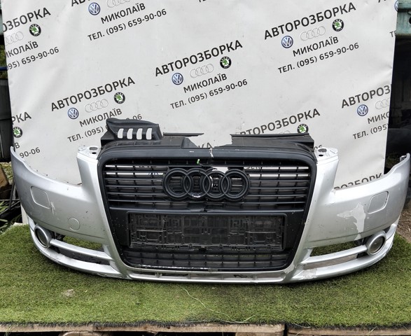 Бампер на авто 8E0807105A VAG