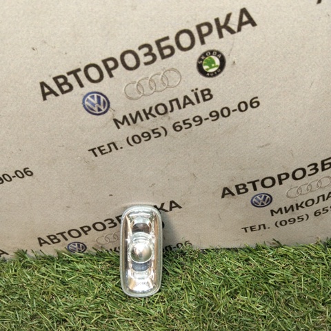 Повторитель поворота на крыле Ауди A3 Sportback
