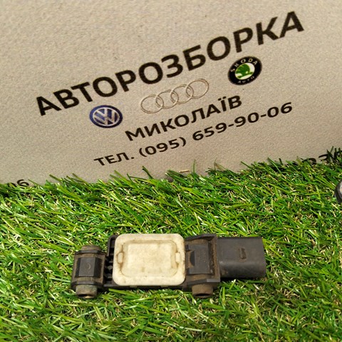VAG 8E0959651B Датчик удара в наличии Винница