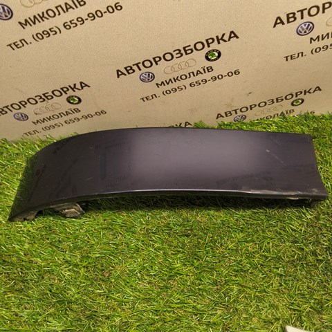 VAG 8L0807871A Накладка под задний фонарь левый в наличии Харьков