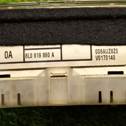 VAG 8L0919860A Панель приборов в наличии Днепр