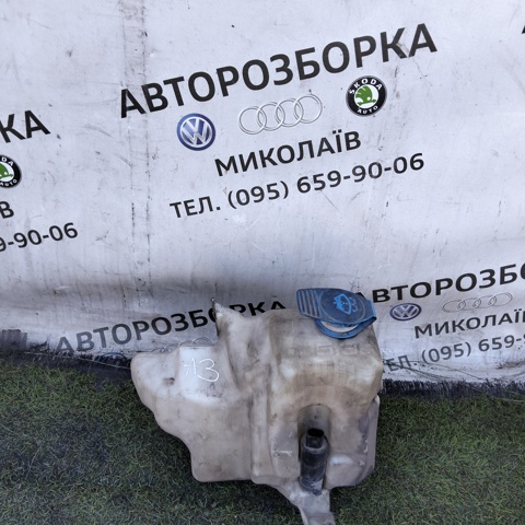 Бачек омывателя фар 8L0955453B VAG
