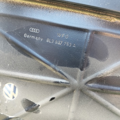 VAG 8L3837753A в наличии Ужгород