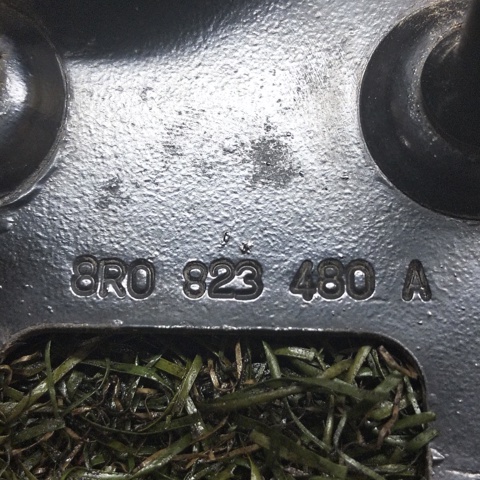 8R0823480A VAG Стояк-крюк замка капота купить в Николаев