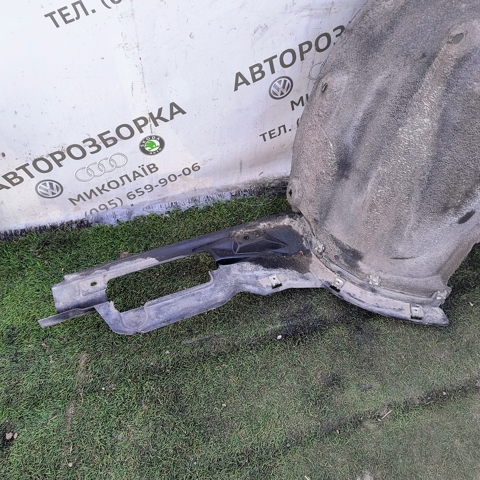 8R0825214A VAG Защита днища левая купить в Николаев
