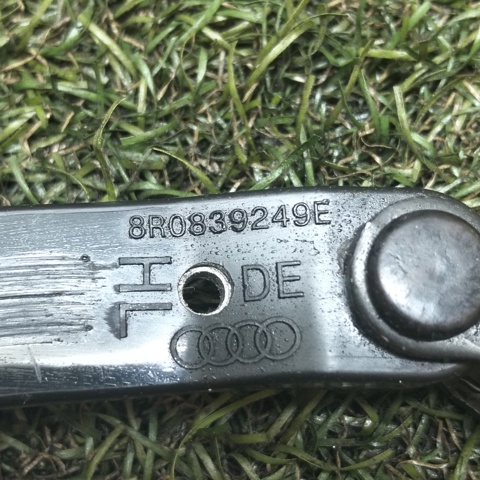 VAG 8R0839267B Ограничитель задней двери в наличии Киев